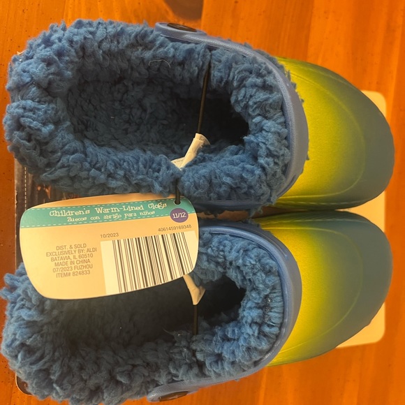 NWT Children’s Warm Lined Clogs-size 11/12 - Picture 2 of 6